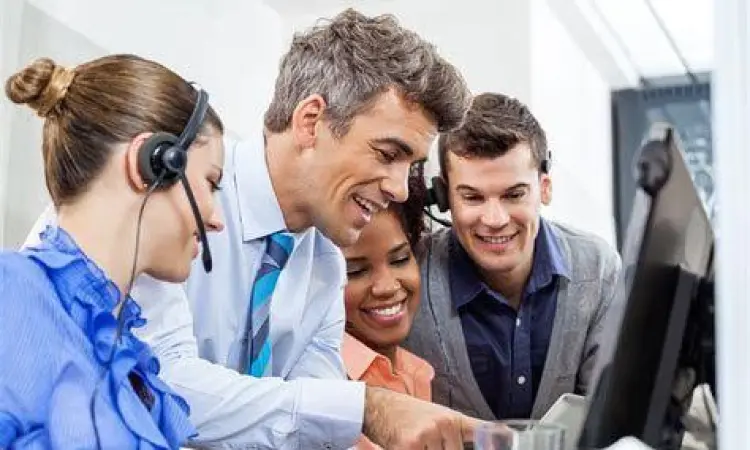 tim layanan pelanggan