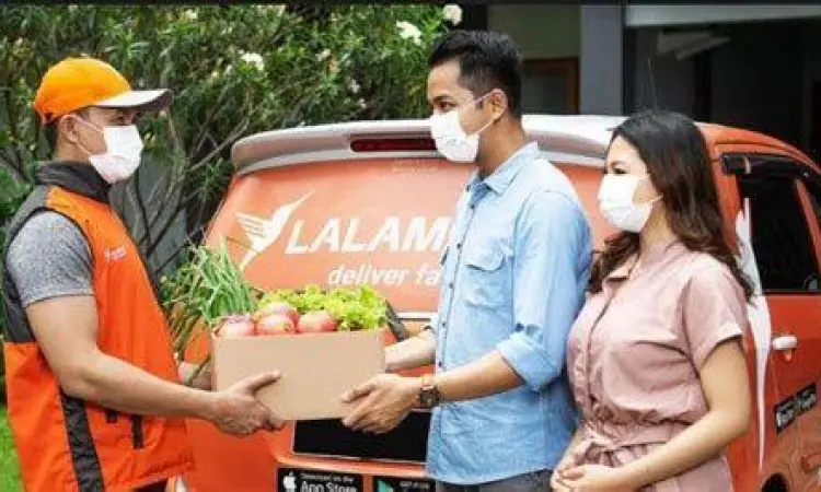 layanan pesan antar lokal kurir mengirim barang belanjaan ke rumah