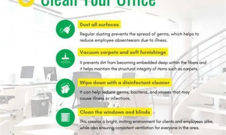 Seseorang merapikan meja kerja saat akan resign