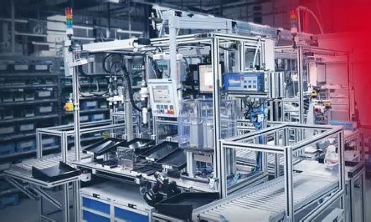 Garis perakitan otomatis di perusahaan manufaktur