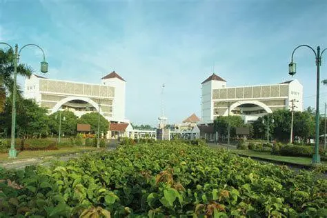 Gedung PTMA Gedung modern universitas muhammadiyah sebagai simbol kemajuan