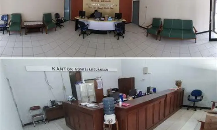 Suasana kantor administrasi keuangan yang sedang memproses dokumen