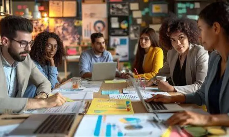 Manajemen Strategis Akuisisi Pertemuan strategis manajemen untuk rencana akuisisi