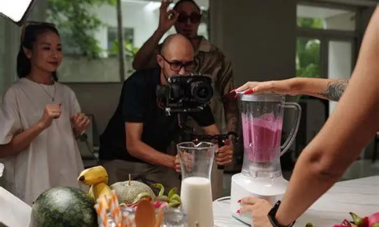 Produk Minuman Inovatif Konsep produk minuman kekinian yang estetik