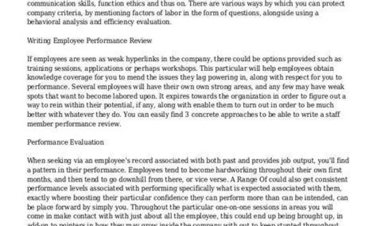 Karyawan mengisi formulir evaluasi kinerja