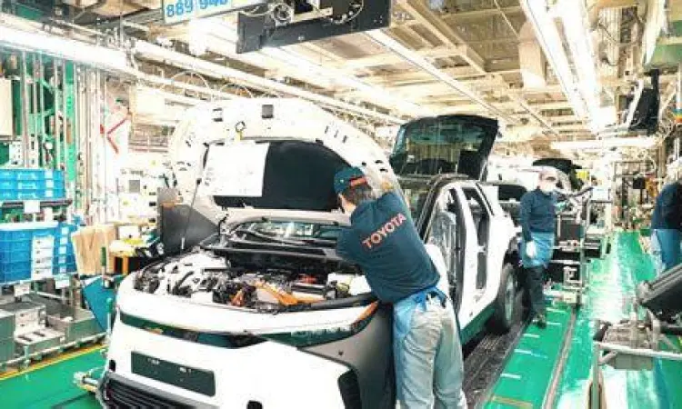 Produksi Global Toyota Pabrik otomotif modern Toyota sebagai contoh perusahaan internasional