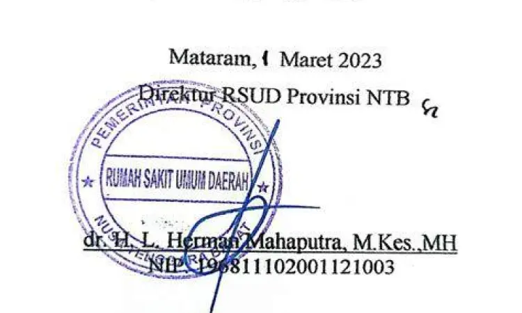 Proses penandatanganan dokumen oleh direktur