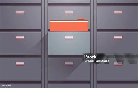 Arsip Administrasi Karyawan Arsip dokumen administrasi kantor yang tersusun rapi