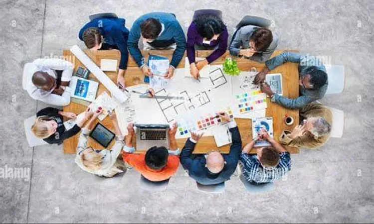 Sesi brainstorming strategi bisnis