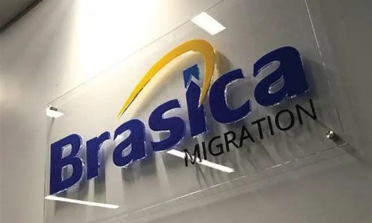 Papan Nama Perusahaan Akrilik Contoh papan nama perusahaan berbahan akrilik dengan pencahayaan LED