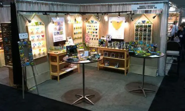 Booth pameran kerajinan tangan UMKM