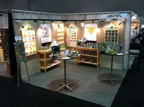 Pameran Produk Kerajinan Booth pameran kerajinan tangan UMKM