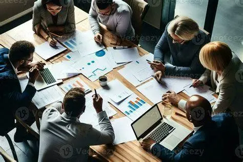 Kolaborasi Tim dalam Rapat Diskusi tim dalam rapat perusahaan