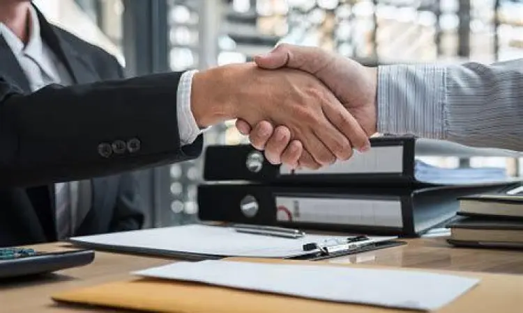 Berjabat tangan setelah pengunduran diri