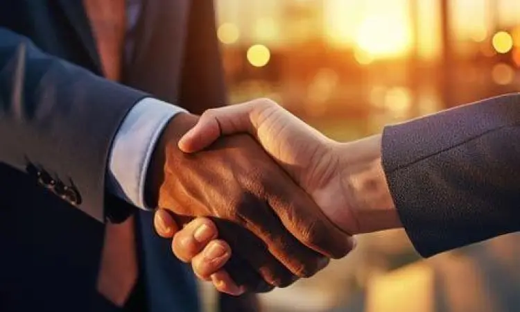 Kesepakatan bisnis setelah presentasi proposal