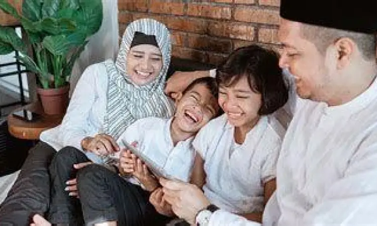 Keluarga bahagia dengan proteksi syariah