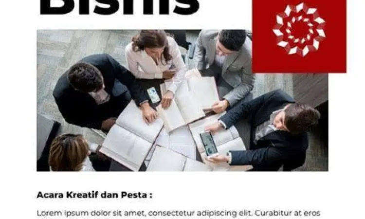 Menyusun Proposal Dana Usaha Seseorang sedang menyusun contoh proposal bantuan dana usaha pribadi