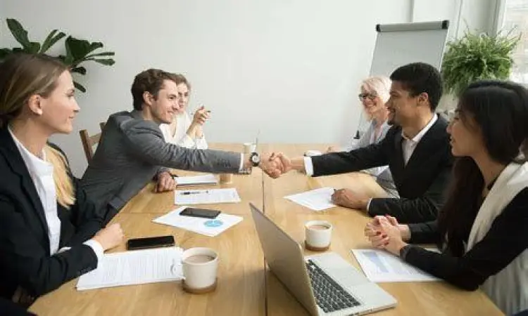 Diskusi pembagian keuntungan dan risiko investasi