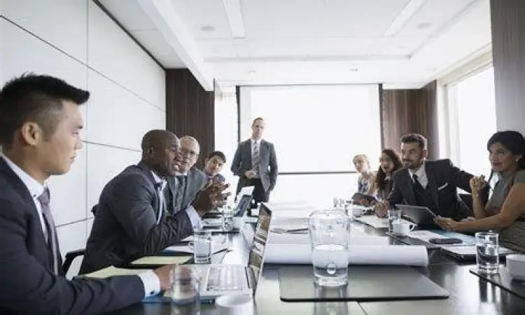 Rapat Direksi GCG Suasana rapat dewan direksi yang profesional