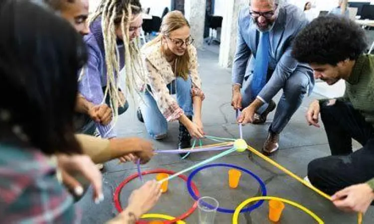 Aktivitas membangun tim di luar ruangan