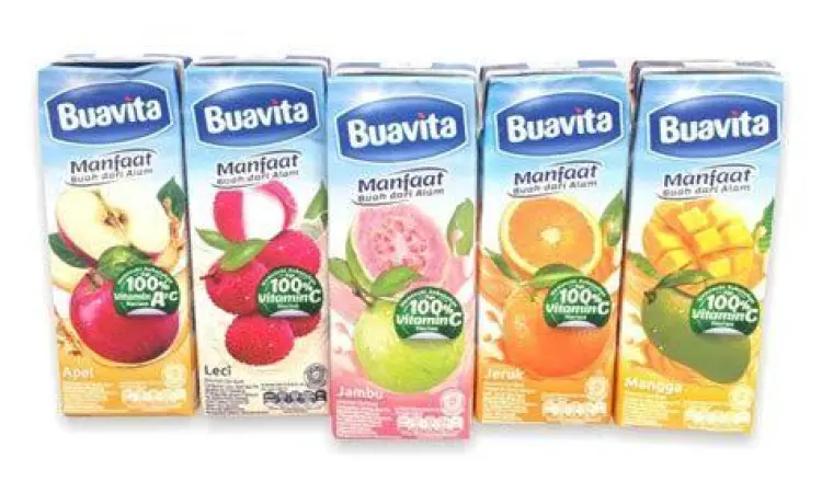 Minuman Kesehatan Organik Botol jus buah organik yang terlihat segar dan alami