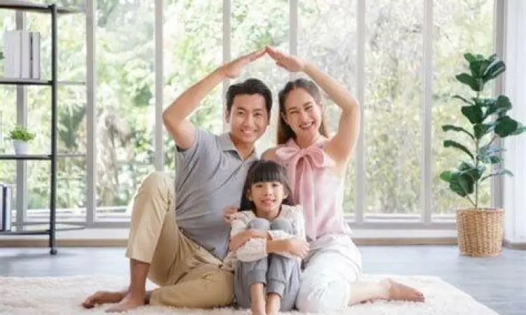 Keluarga bahagia dengan perlindungan asuransi jiwa