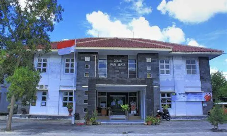 Pelayanan Izin Lingkungan Suasana pelayanan di kantor Dinas Lingkungan Hidup