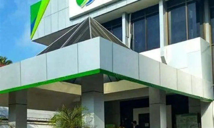 Petugas HRD sedang berkonsultasi di kantor BPJS Ketenagakerjaan