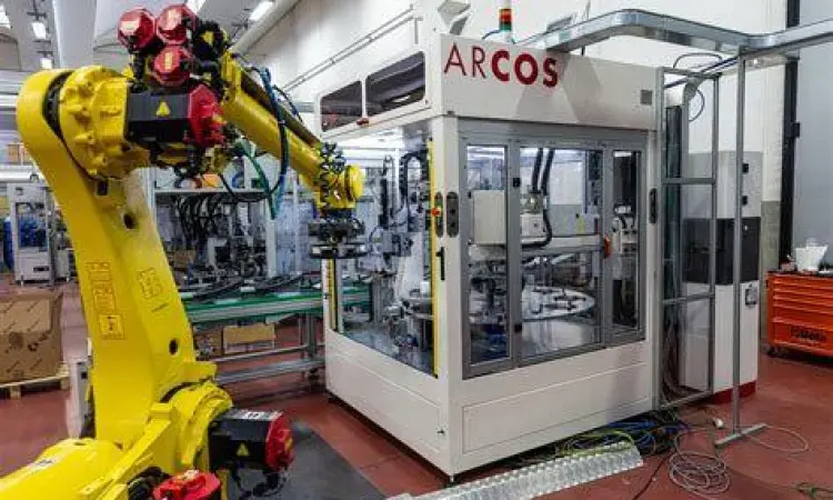 Otomatisasi robotik dalam berbagai contoh bidang perusahaan industri