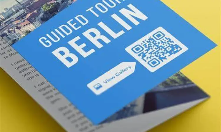 Integrasi QR code pada brosur modern