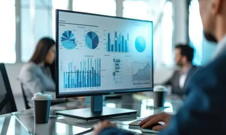 Analisis Strategis Forecasting Tim manajemen melakukan analisis forecasting bisnis
