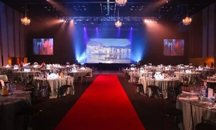 Suasana Dinner Kantor Setup dinner gathering perusahaan