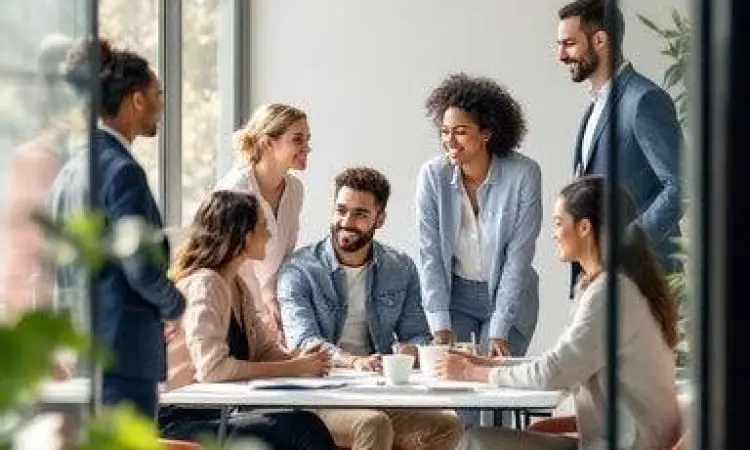 Dinamika Kerja Tim Kolaborasi tim di kantor yang profesional