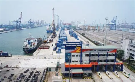 Efisiensi Logistik Pelindo Aktivitas pelabuhan setelah konsolidasi Pelindo
