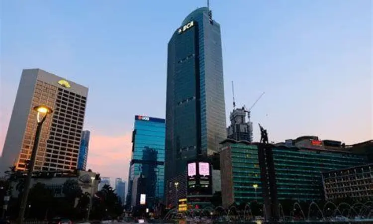 Kantor pusat Bank Central Asia sebagai contoh perusahaan swasta nasional perbankan